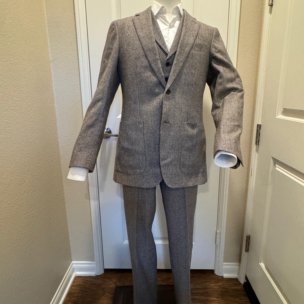 Suitsupply Havana 3-piece Suit Size 38